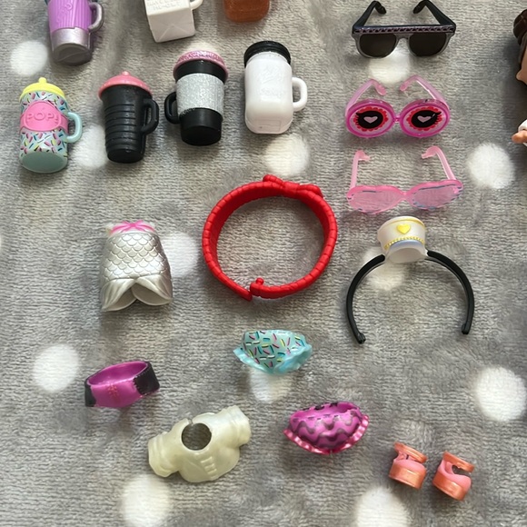 L.O.L Surprise Lot of Dolls, Pets and Accessories - Picture 7 of 17